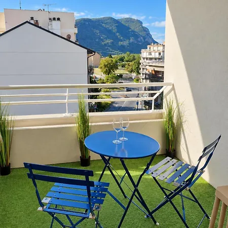 Appartement - Balcon - Vue Montagne - Tram Geneve