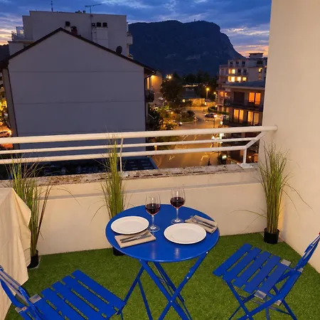 - Balcon - Vue Montagne - Tram Geneve Appartement *